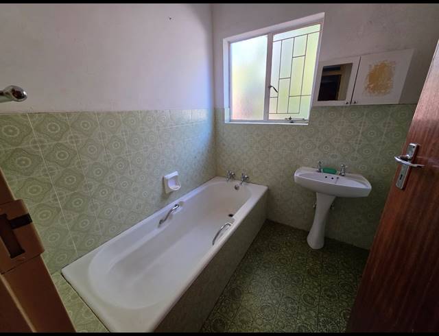 3 BEDROOM HOUSE TO LET IN FLORA GARDENS